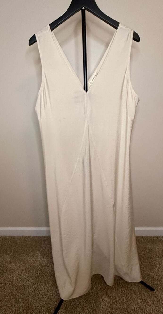 The V-Neck Dress in SoftLuxe Everlane-16